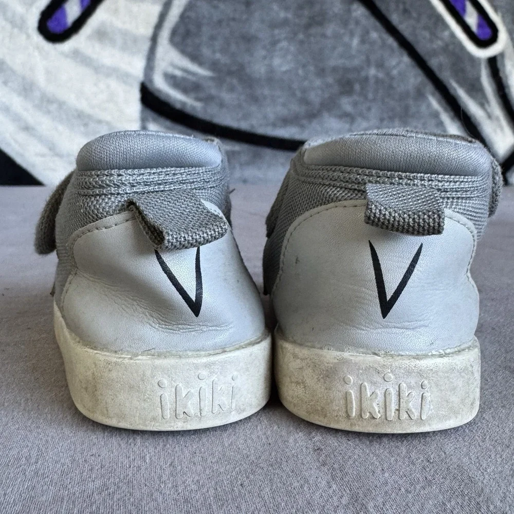 Size 4c - ikiki Mo Willems' Elephant Gerald Squeaky Toddler Shoes V1‎ | Gray